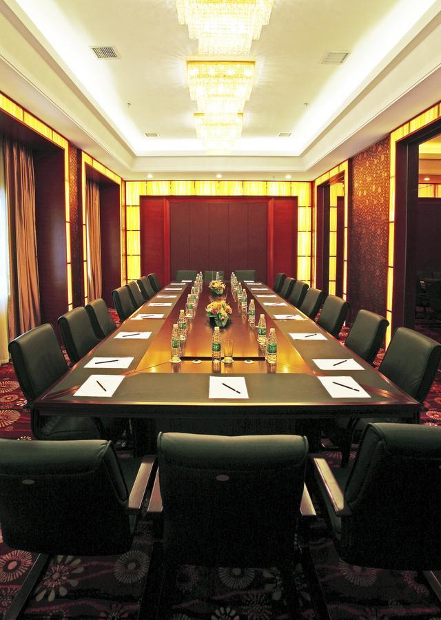 Chengdu Tianyou International Hotel Чънду Екстериор снимка