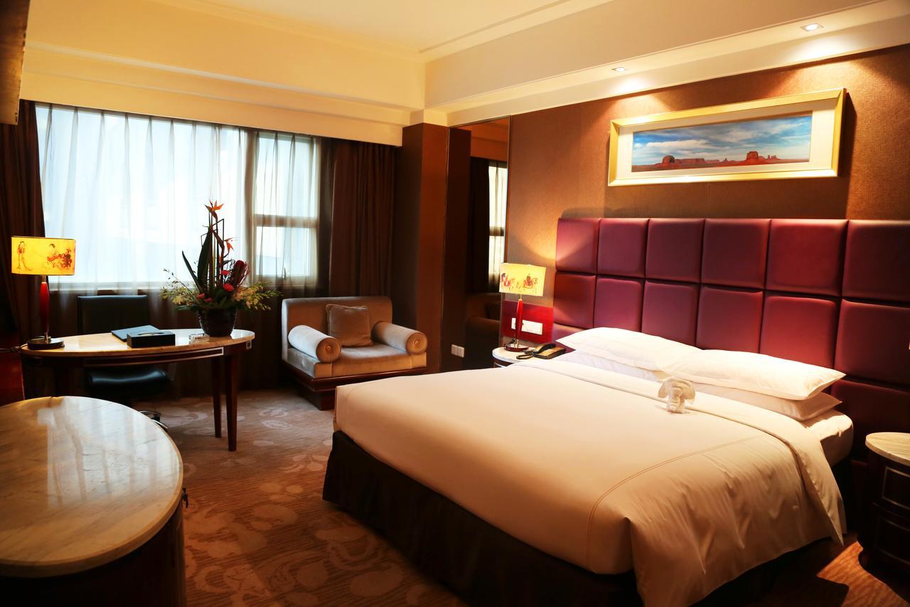 Chengdu Tianyou International Hotel Чънду Екстериор снимка